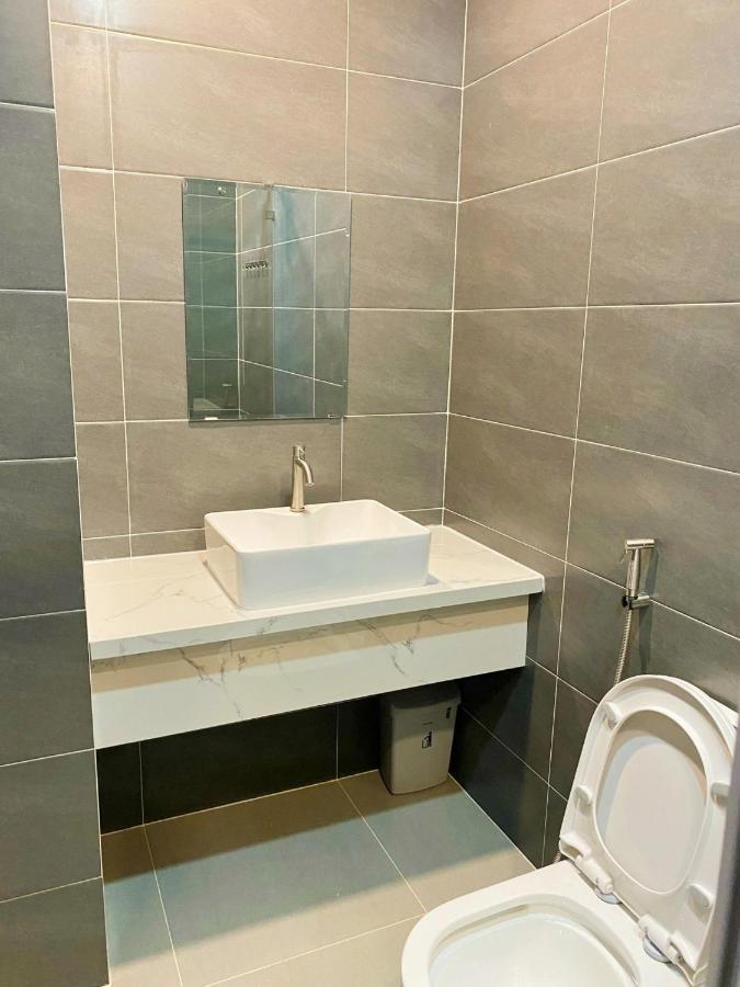 Апартаменты Start House Coliving Walk 5 Minute To The Airport Хошимин Экстерьер фото